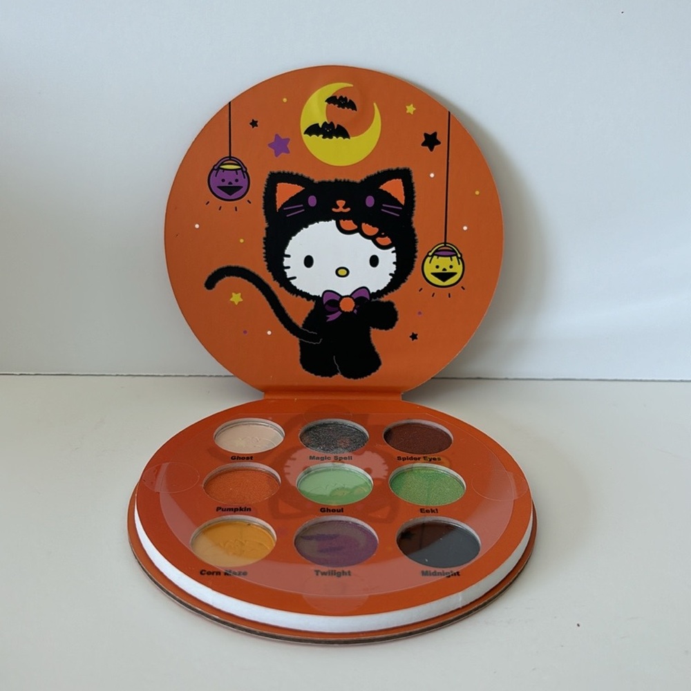 Hello Kitty 5 piece Halloween cosmetic bundle - Picture 3 of 6